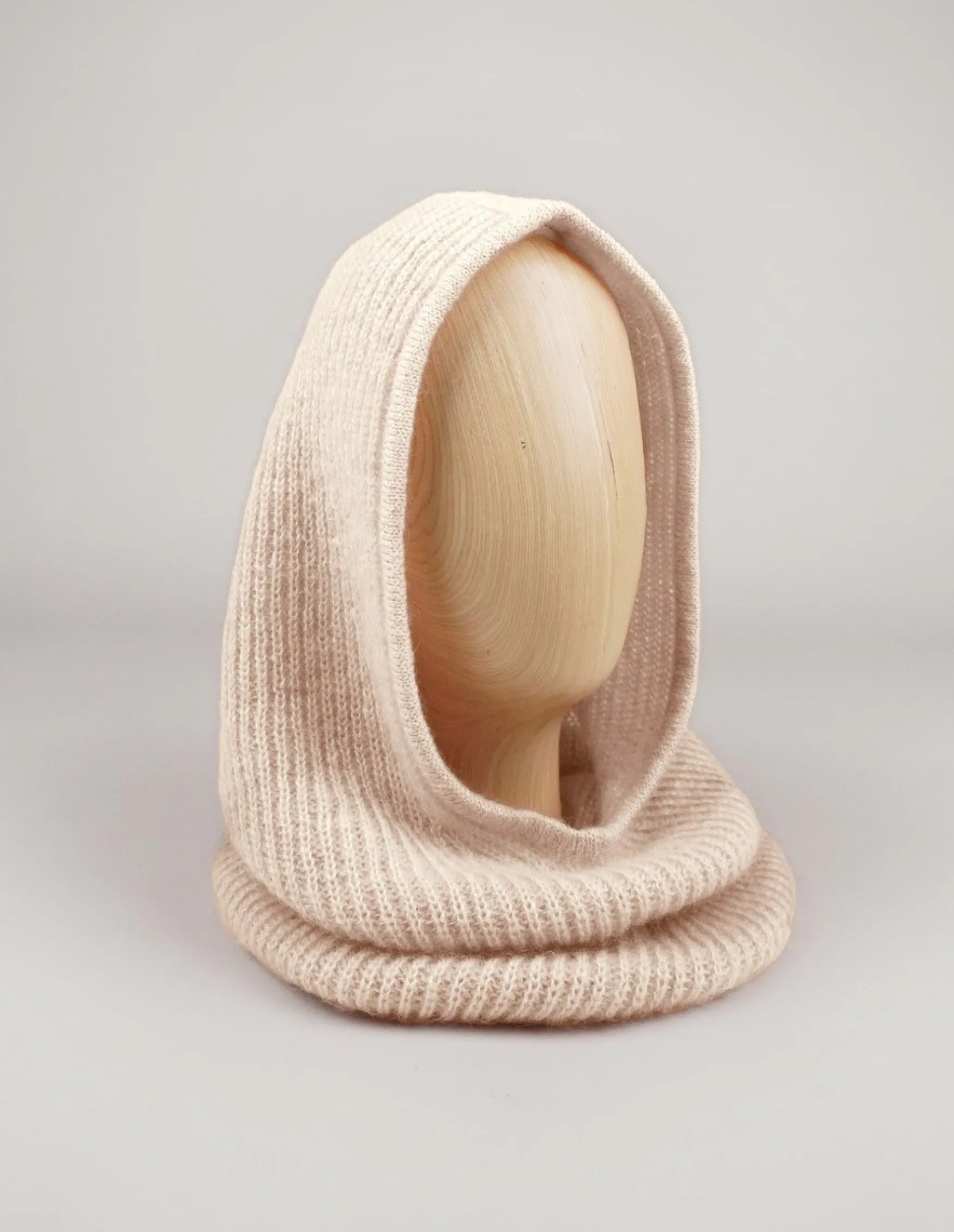Hot Balmuir Adalyn hood, full cream