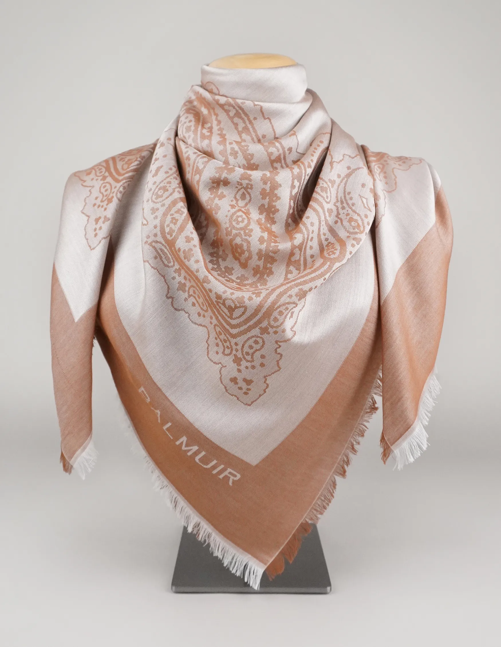 New Balmuir Capri 140x140, desert sand