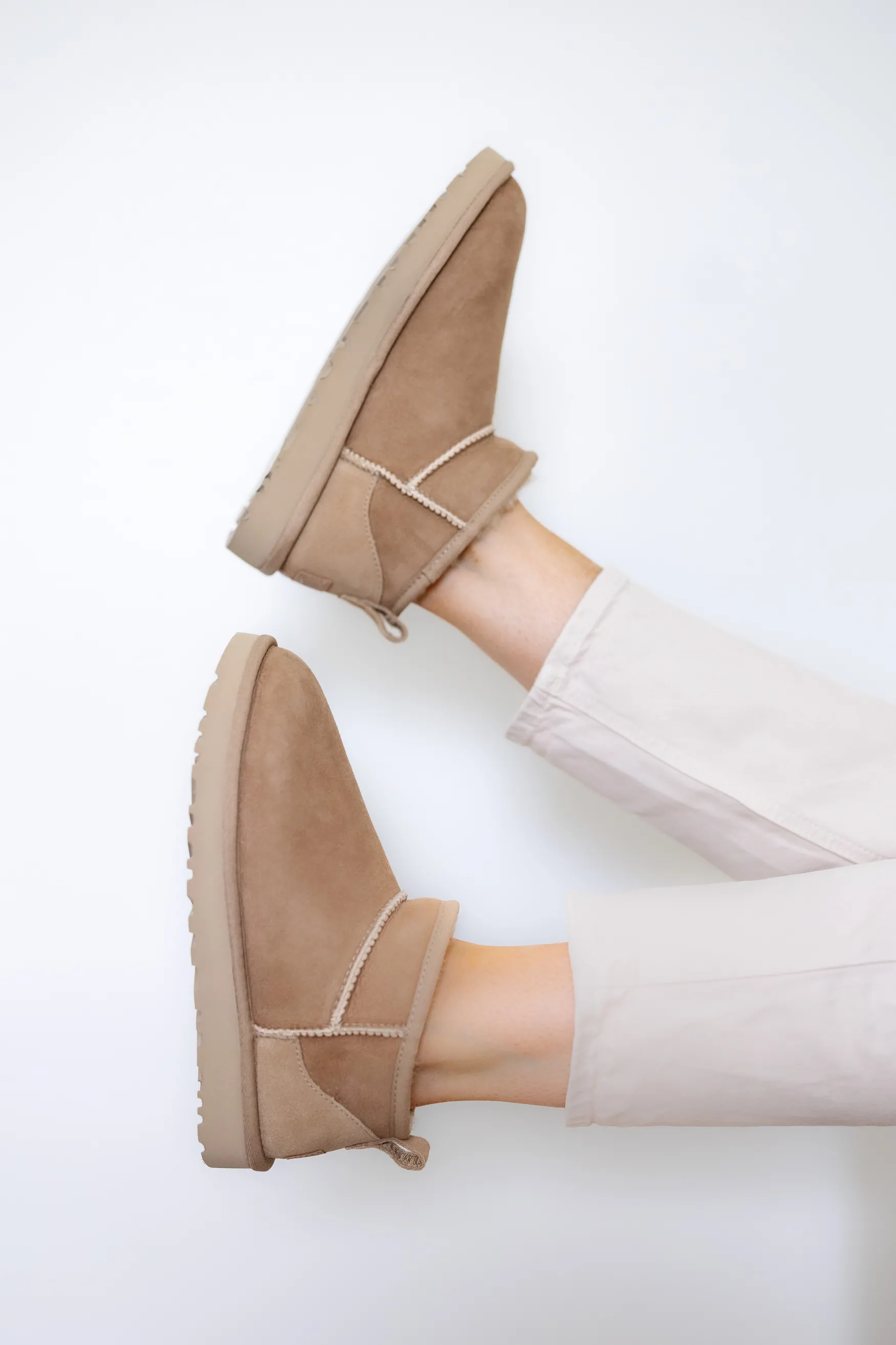 Discount UGG Classic ultra mini, sand