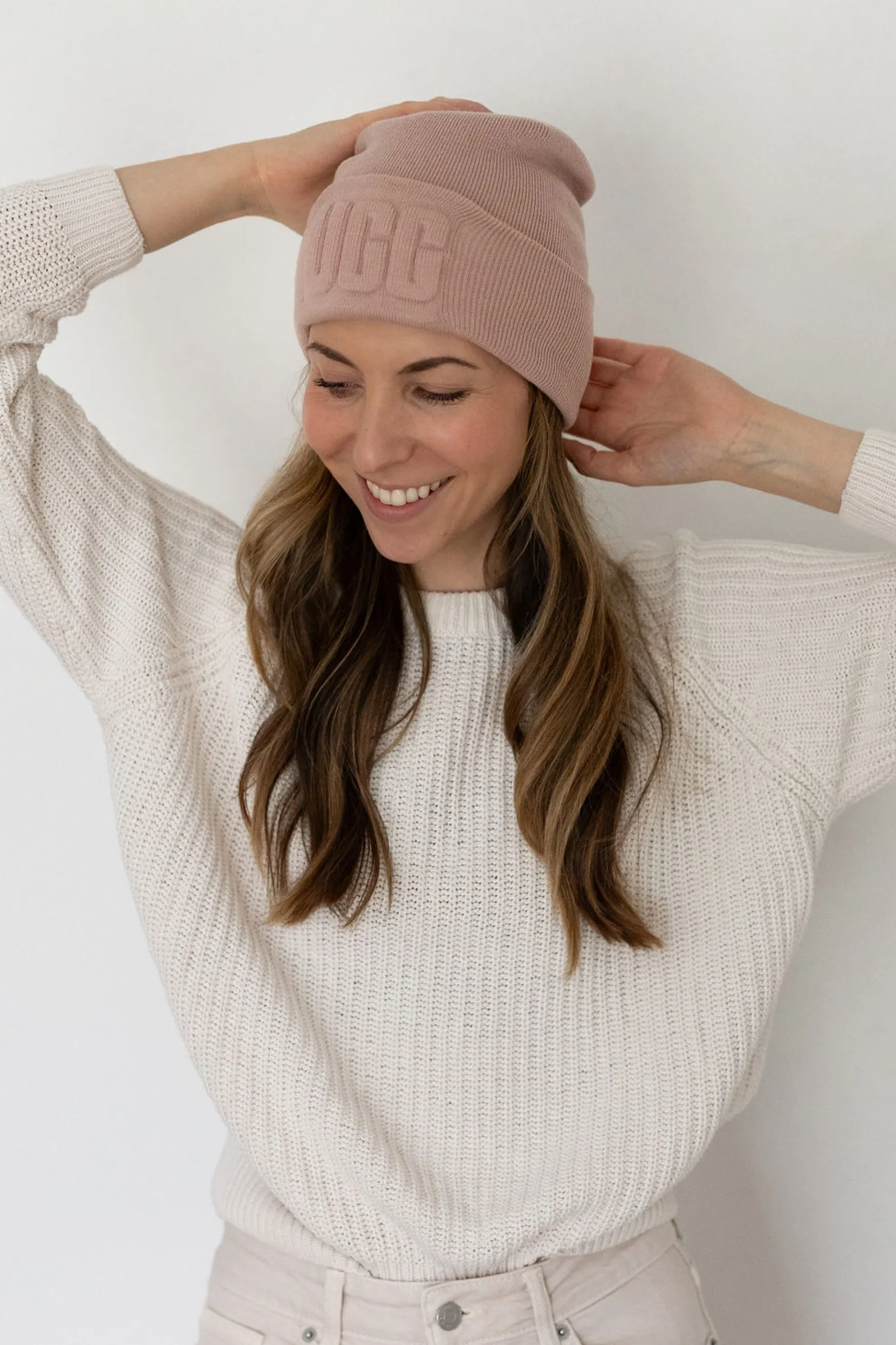 Sale UGG 3D logo beanie, mauve