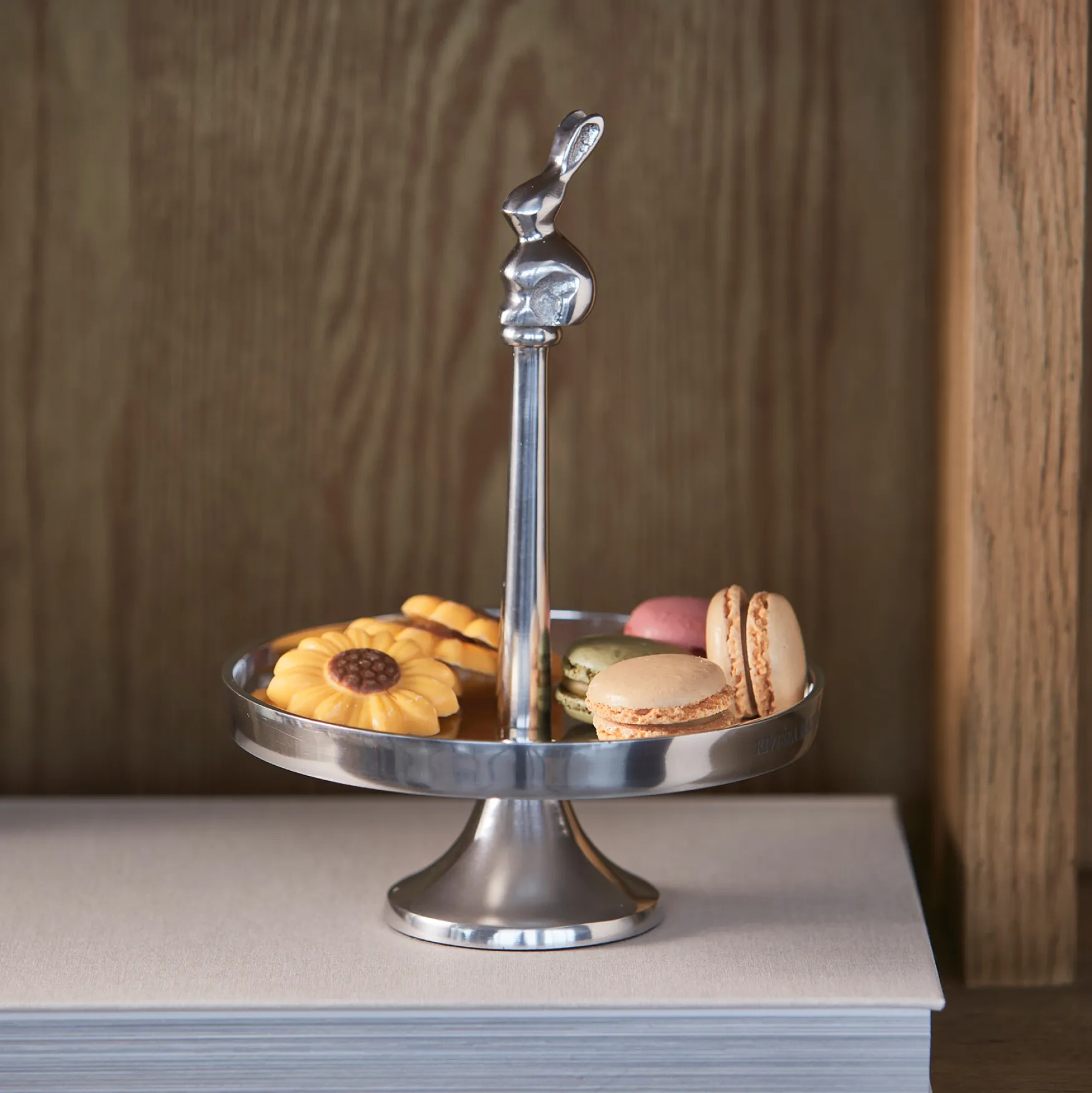 Clearance Rivièra Maison Easter bunny cake stand