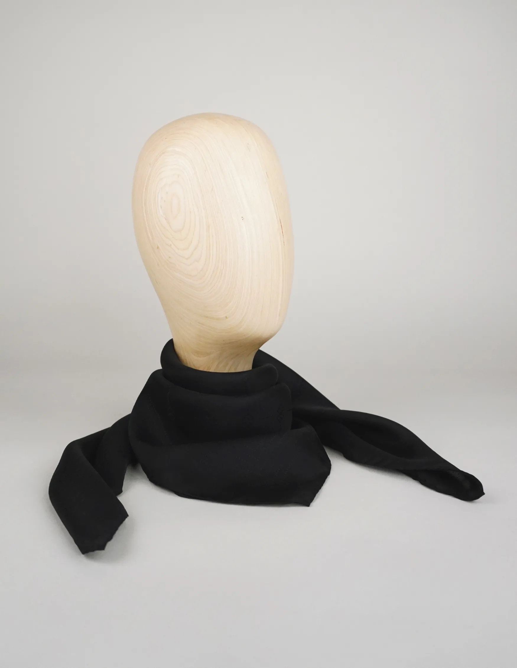 Hot Balmuir Fey 70x70, black