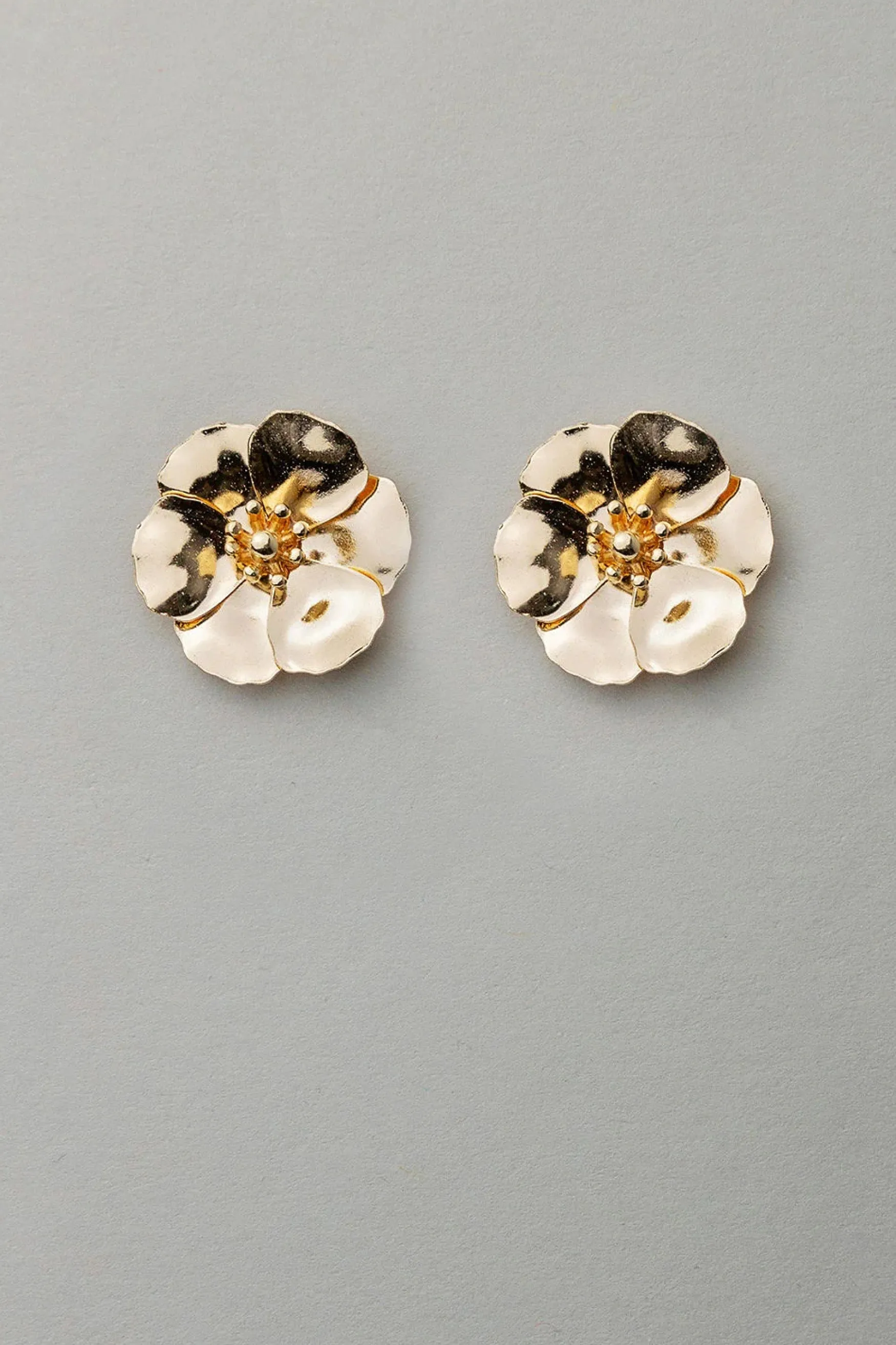 New BOW19 details Flower small earrings, gold