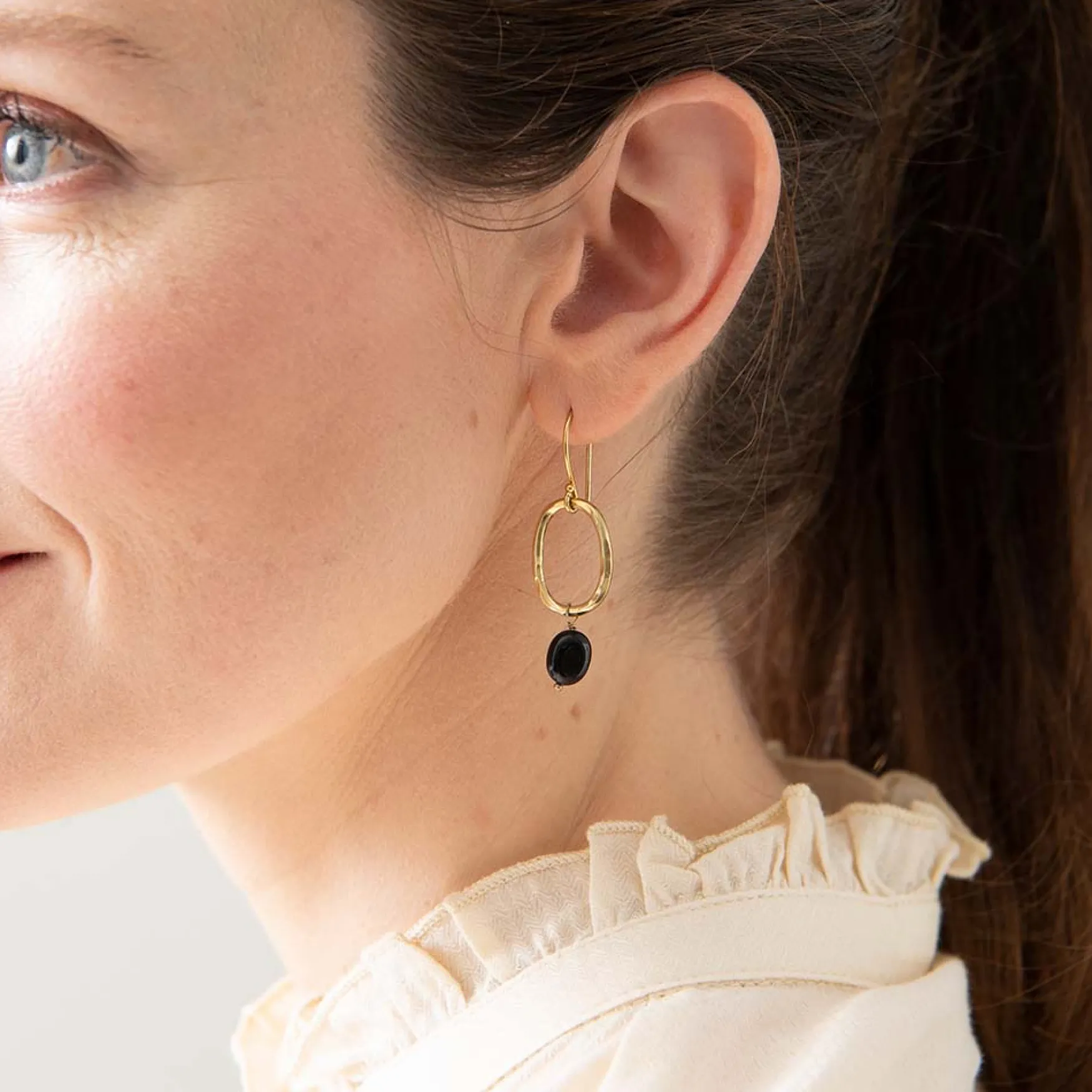 Hot A Beautiful Story Graceful black onyx gold earrings