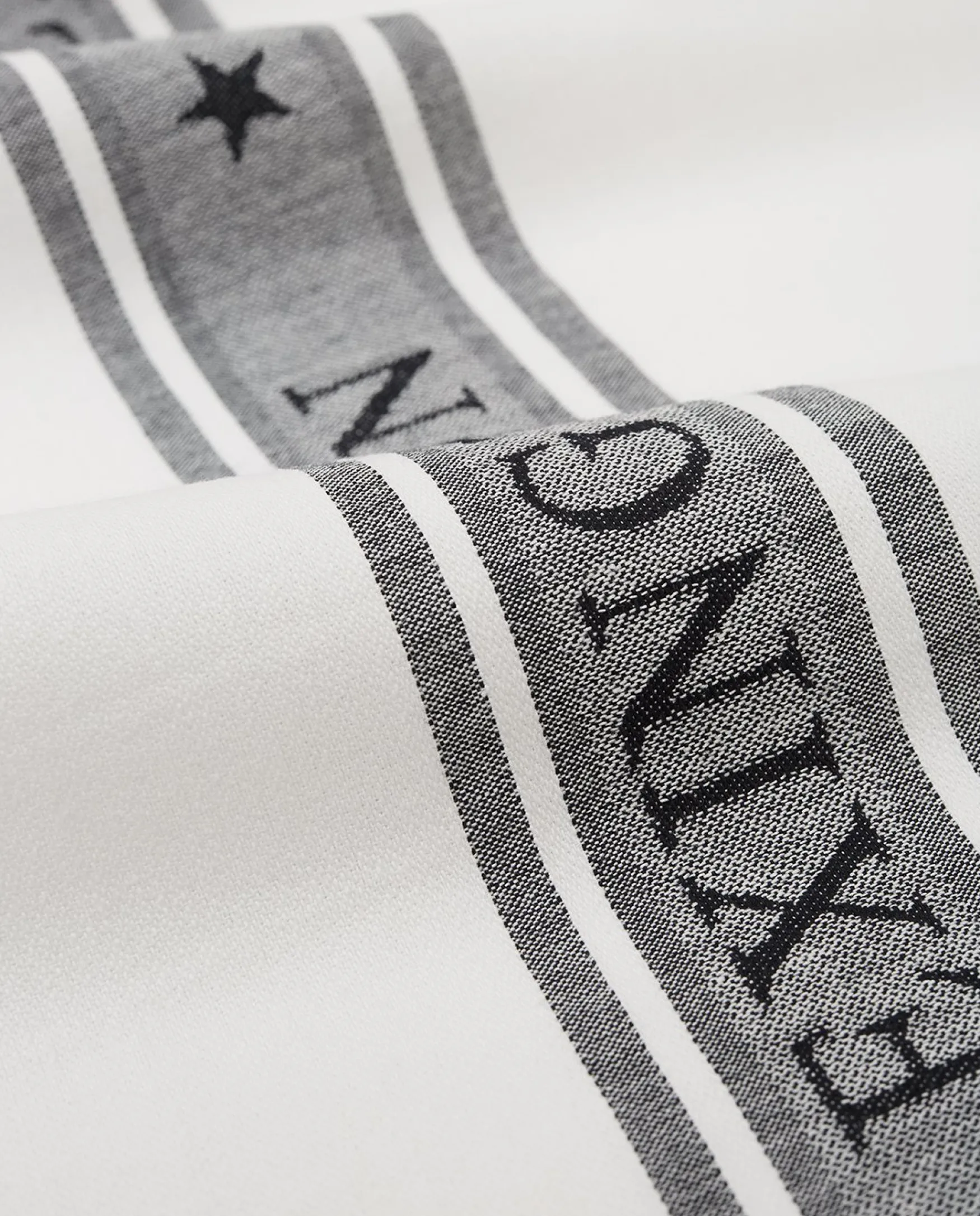 Best Lexington Company Icons cotton jacquard star kitchen towel, white/black