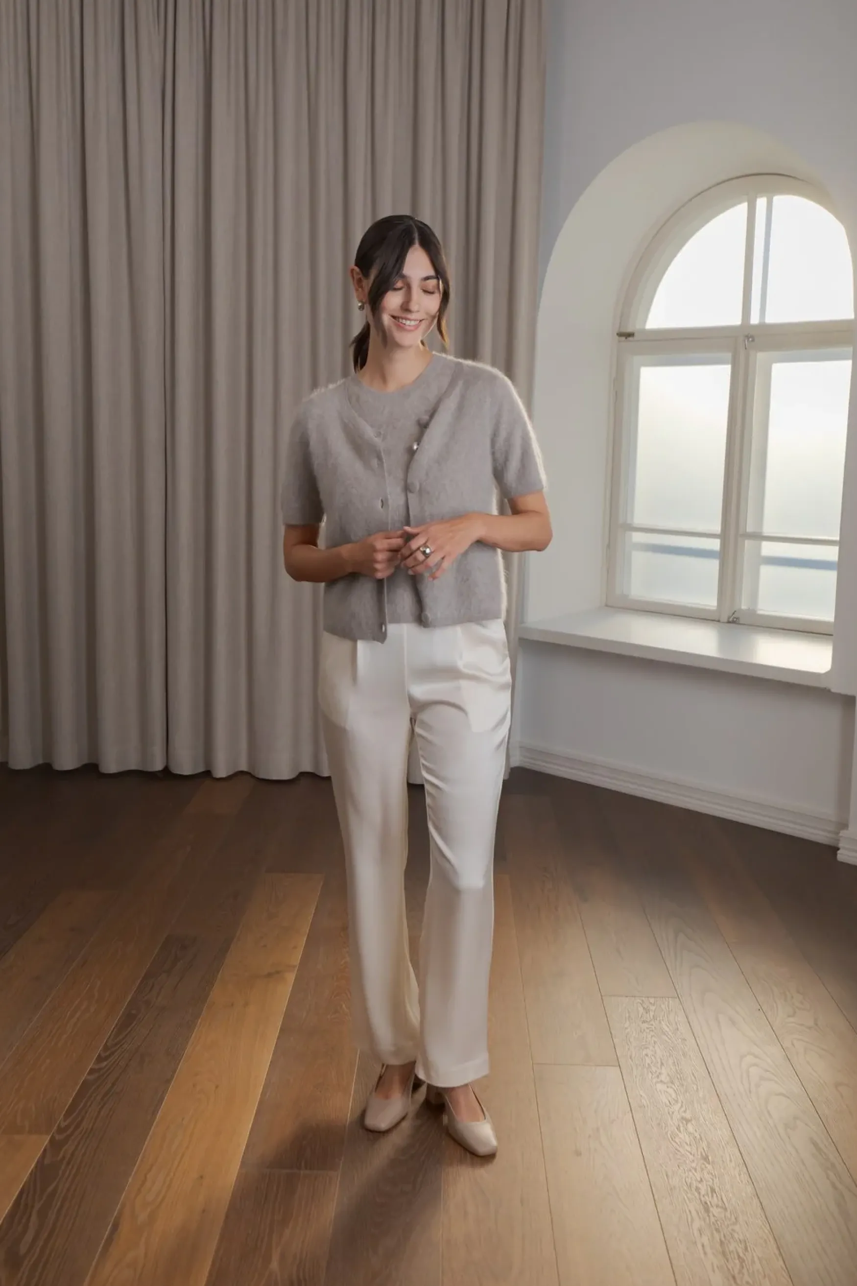 Fashion Original Story Karlia short-sleeved cashemere cardigan, greige