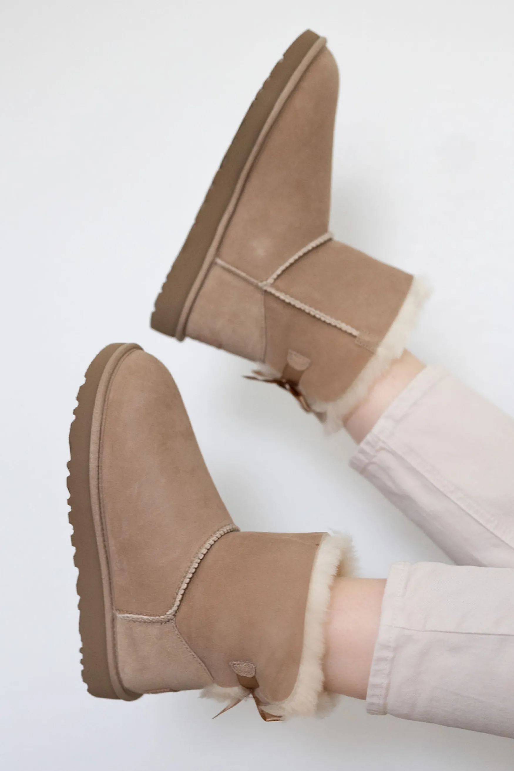 Outlet UGG Mini bailey bow II, sand