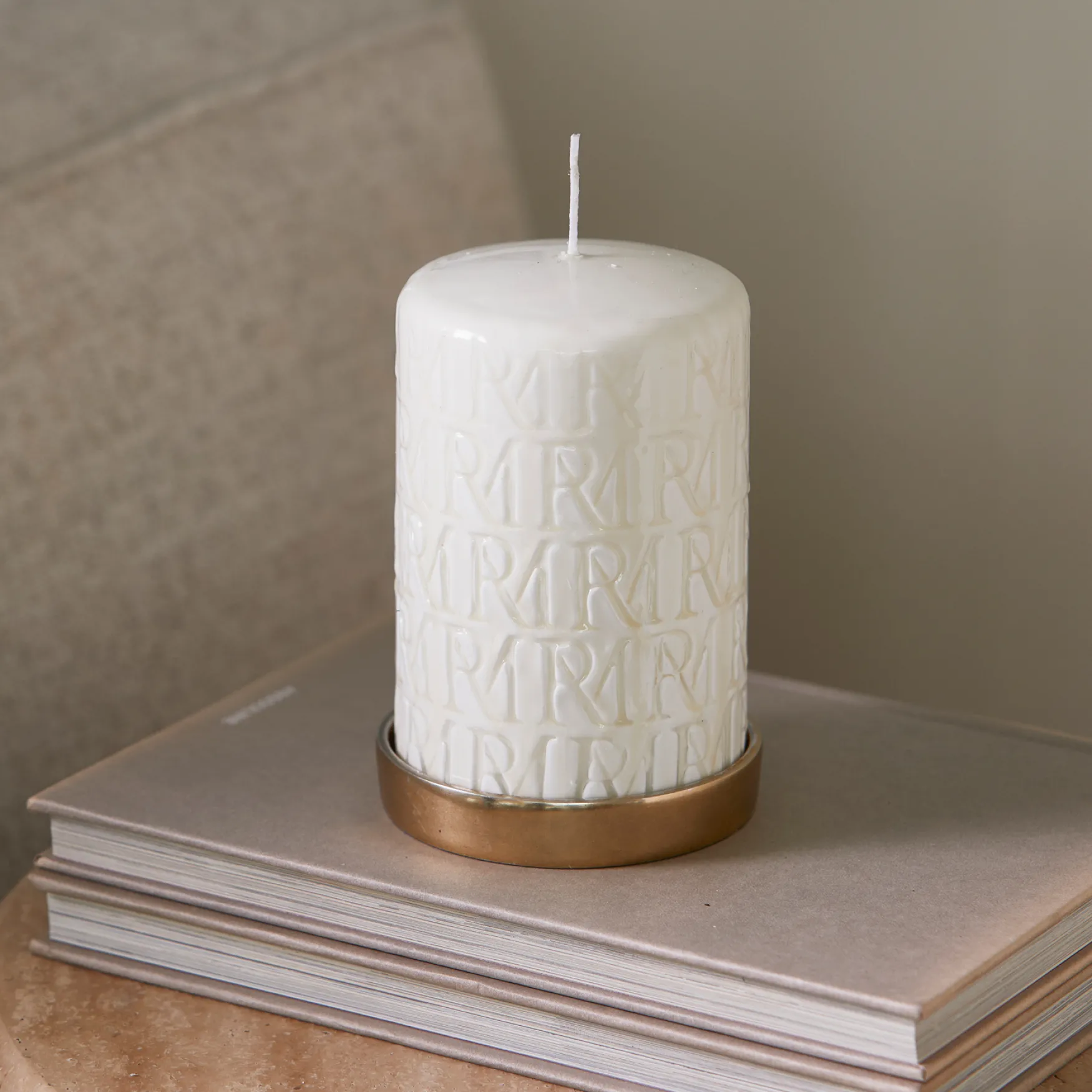 Online Rivièra Maison RM monogram pillar candle 9,5x15, white