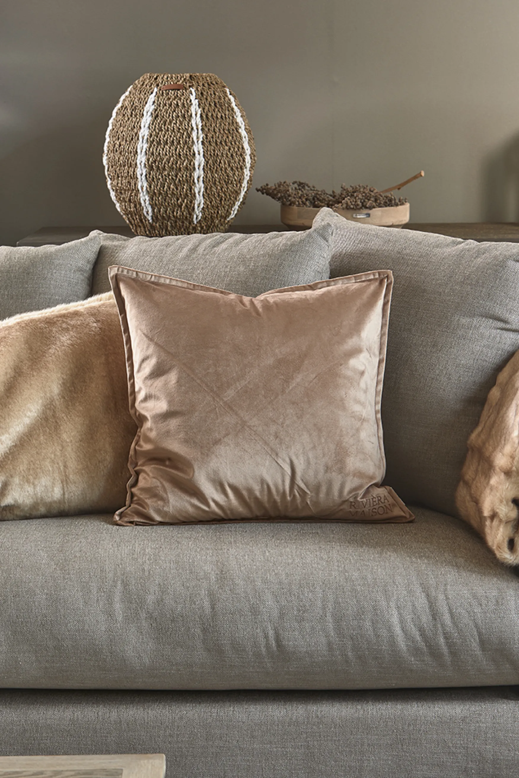 Sale Rivièra Maison Velvet pillow cover 50x50, praline